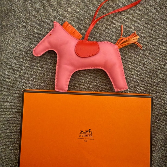 Authentic Hermes Rodeo GM - Picture 3 of 5
